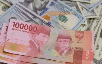 Dolar Menguat, Rupiah Melemah: Respons Pasar Terhadap Sinyal Tarif AS 2025